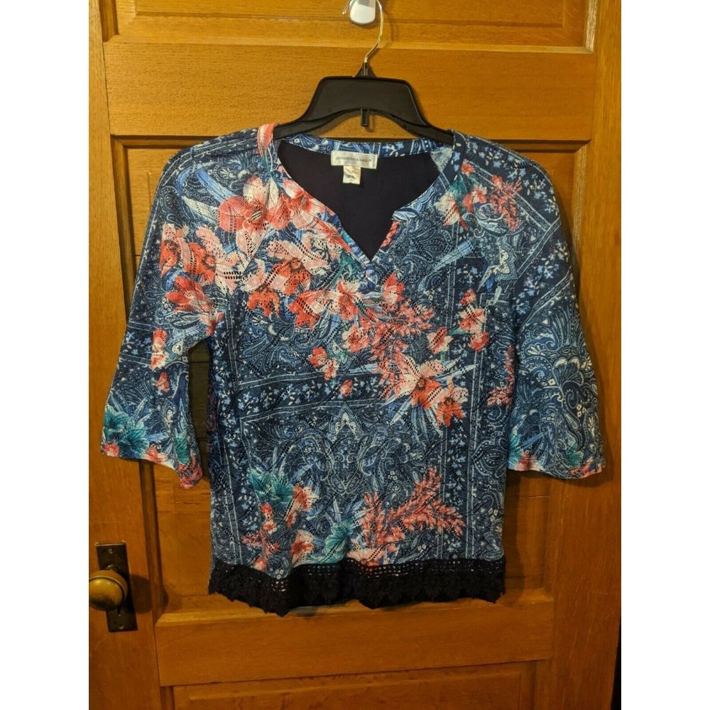 CJ Banks Size S Lace Lined Body Stretch Knit Top Blouse Shirt Floral Blue Boho